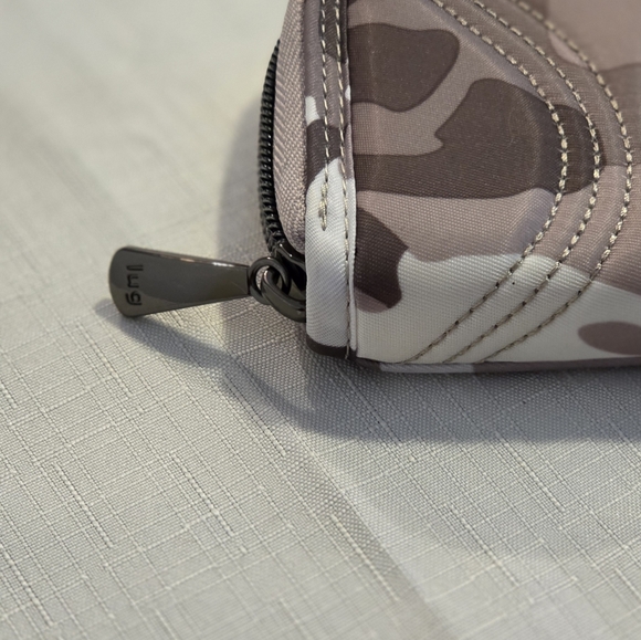 Lug Tendu Camo Taupe, East West Wallet, Slim, EUC - Picture 11 of 11